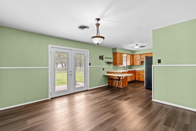 Photo - 326 S Barbara St