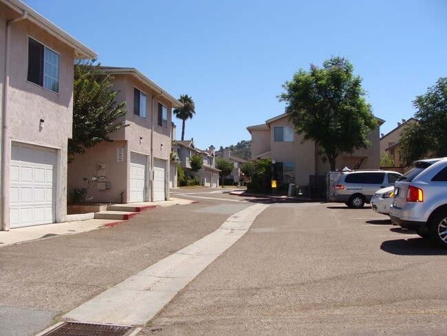 Photo - 1031 S Mollison Ave