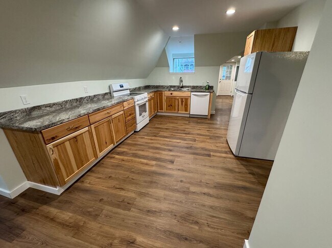 Photo - 245 S 1st St