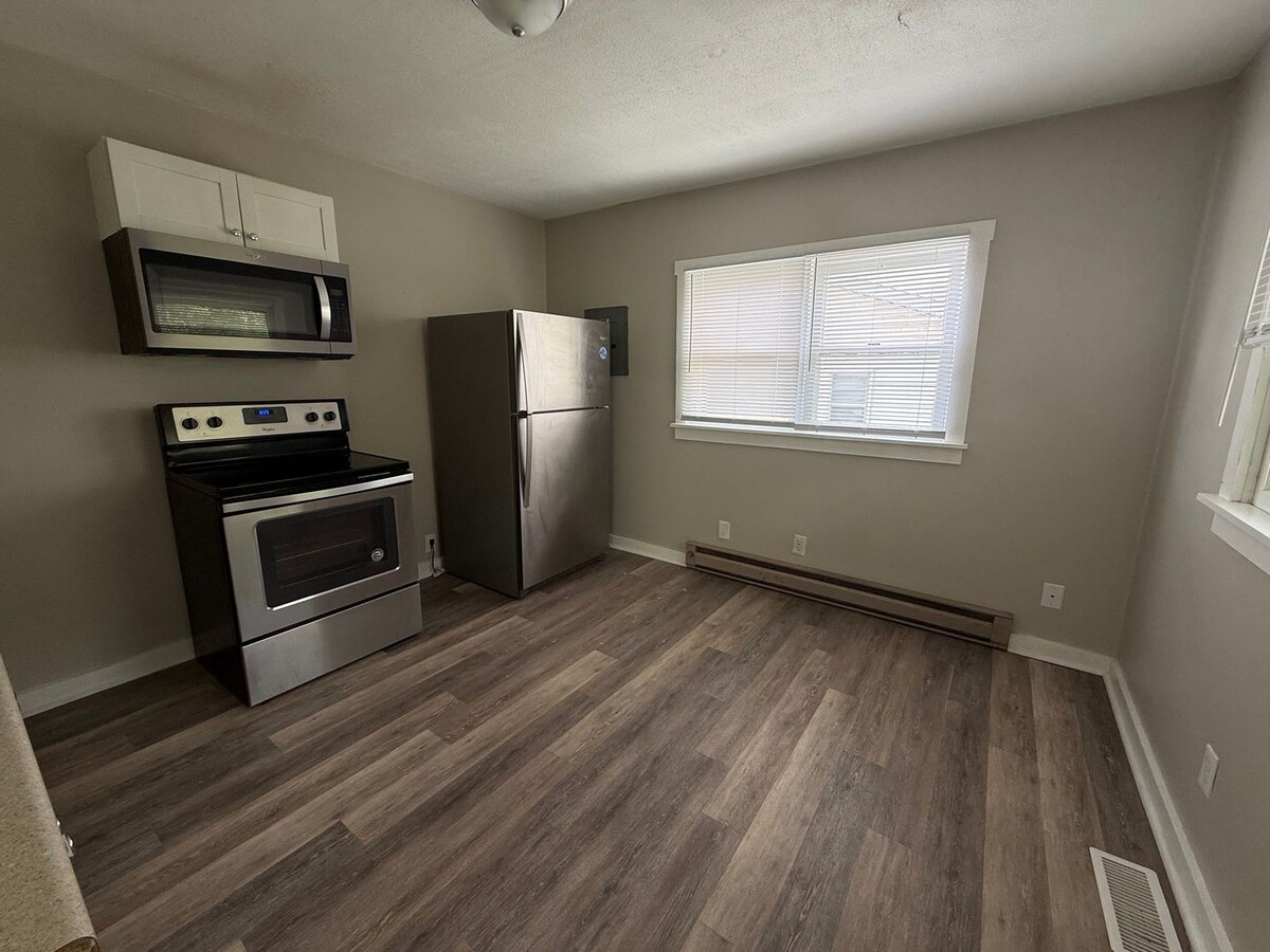 Photo - 904 W Main St Unit Apt 3