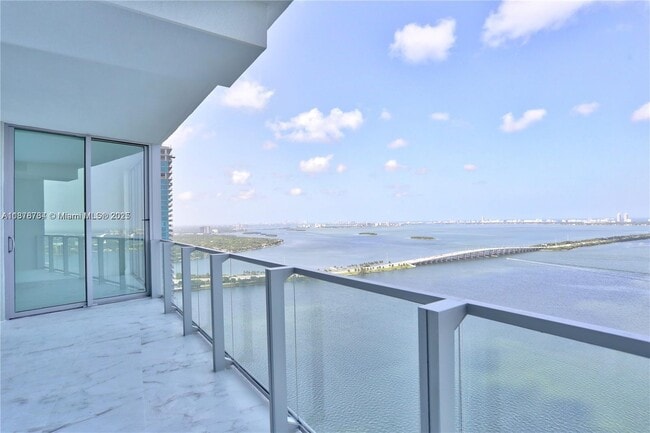 Photo - 2900 NE 7th Ave Unidad 2803