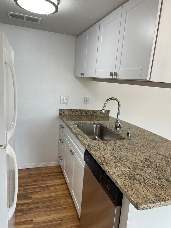 Photo - 2604 Muriel St NE