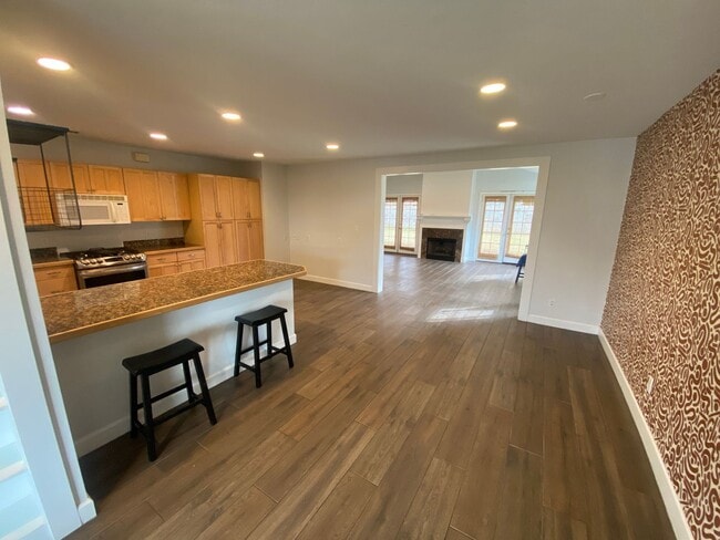 Photo - Beautifully Renovated 3 Bed 2 Bath on 17th Av South of Northern
