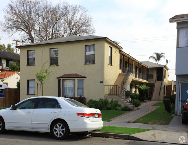 2360 Cedar Ave - 2360 Cedar Ave Apartments