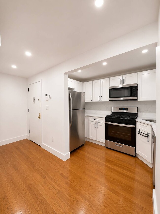 Photo - 69 6th Ave