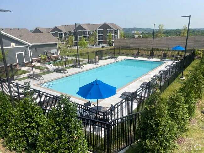 Swimming Pool - Ascent Rental