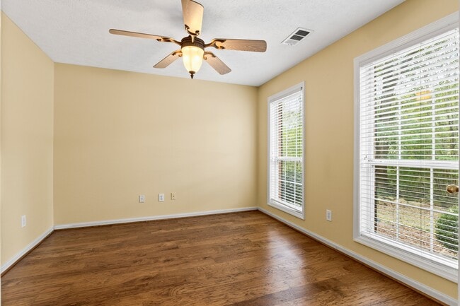 Photo - 359 Estate Ave