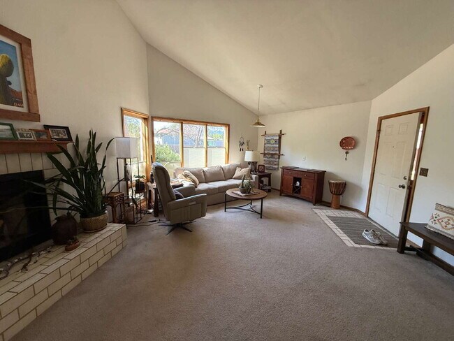 Photo - "Spacious 2-Bed, 2-Bath Retreat in Boulder – 1050 Sq Ft of open layout" Unidad A