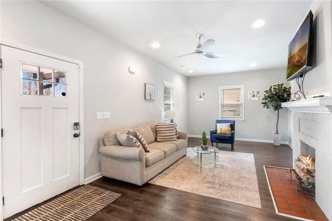 Photo - 1585 Archer St SW