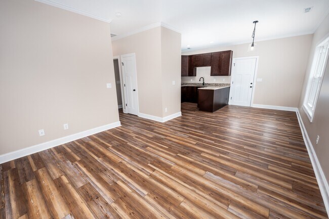 Photo - 130 MacDonald Blvd