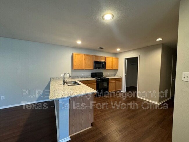 Photo - 500 Brookbank Dr