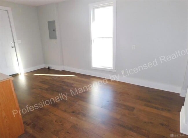 Photo - 1580 Highland Ave Unit 1582 1/2