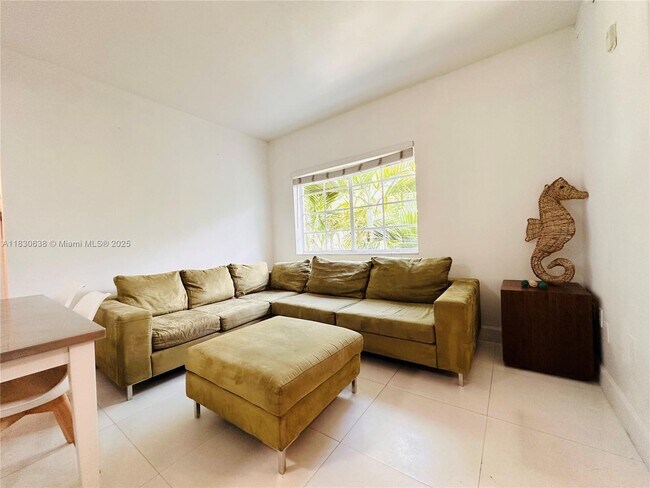 Building Photo - 1300 Pennsylvania Ave Unit 300 Rental