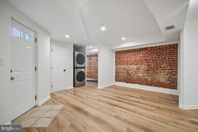 Photo - 3211 11th St NW