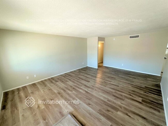 Photo - 617 E Carmen St