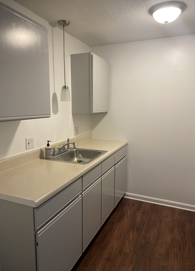19 Charbonneau Ter Unit 2nd floor