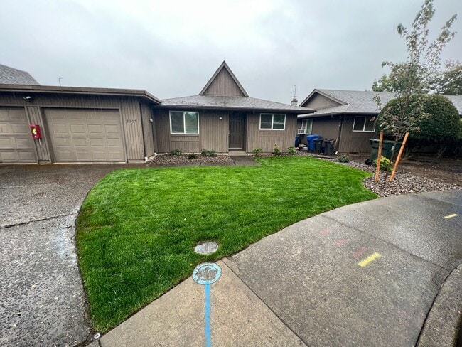 Building Photo - Remodeled Two Bedroom Duplex in North Sale... Unit 3303 Rental
