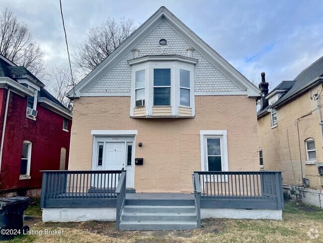Building Photo - 1002 S 28th St Unit 2B Rental