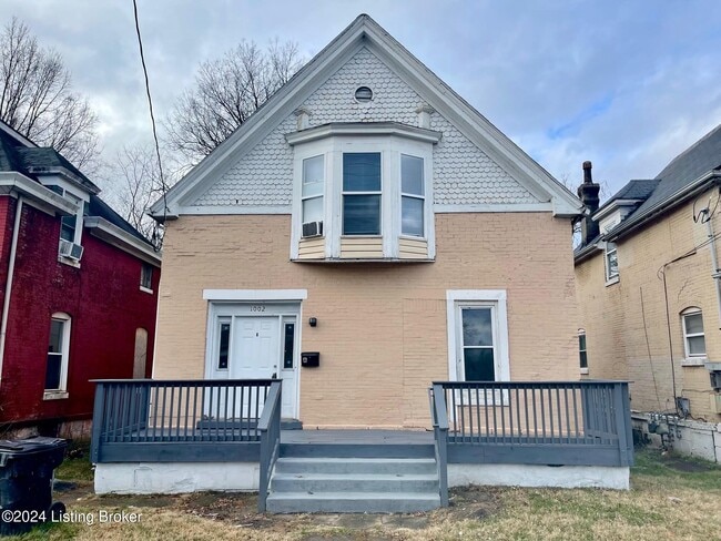 Building Photo - 1002 S 28th St Unit 2B Rental