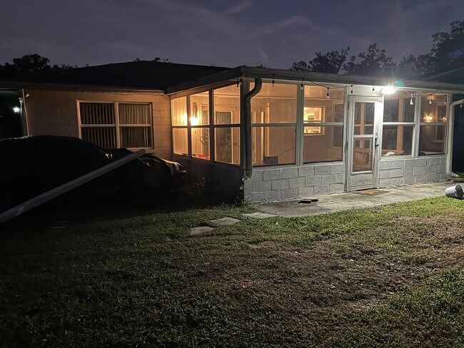 Back porch - 635 Queens Cir