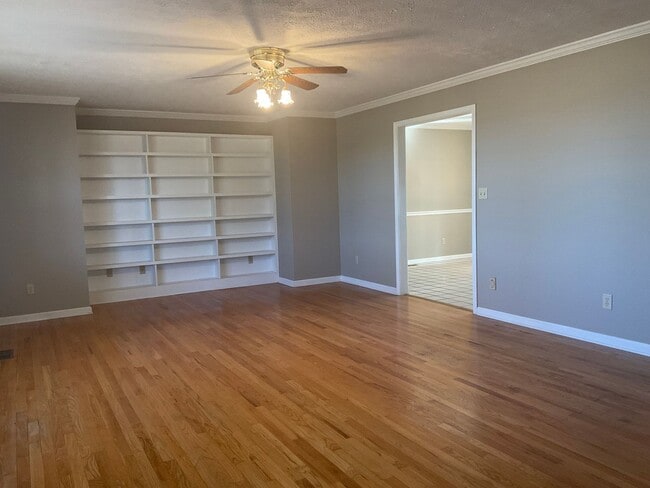 Photo - Greenback 37742 - 3 bedroom, 3.5 bath home with bonus room/possible 4th bedroom - Call Terri Kerr...