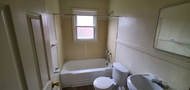 Photo - 1 Bedroom 1 Bathroom Duplex!
