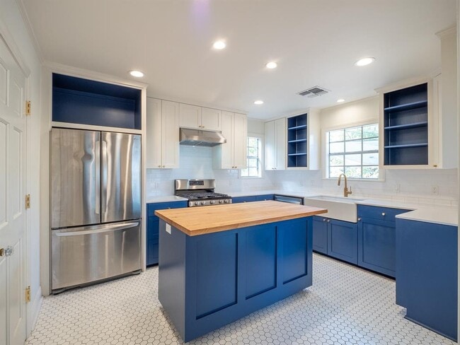 Photo - 5308 Avenue F