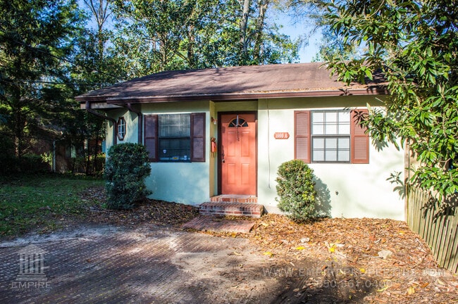 Spacious Midtown Townhome with Modern Finishes - Spacious Midtown Townhome with Modern Finishes