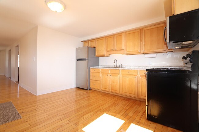 Photo - 20 Whipple Rd