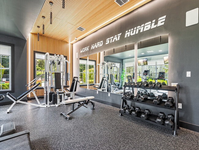 new-hampshire-commons-exteriors-and-amenities-9-1-1