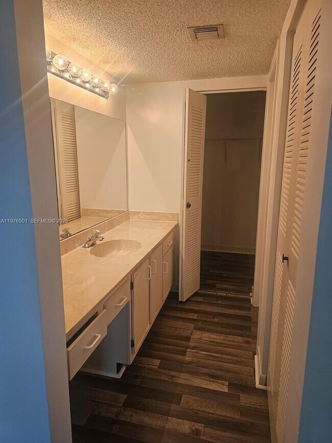Photo - 9799 Westview Dr Unit 1025