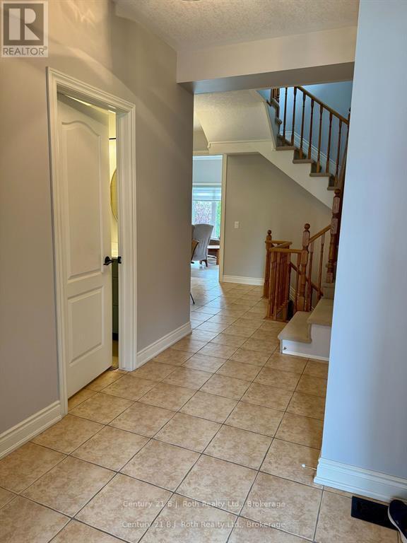 Photo - 5 Invermara Ct