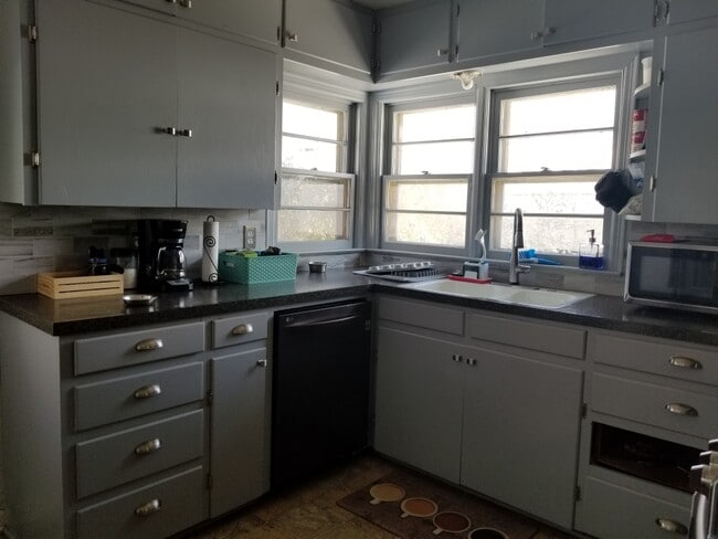 Photo - 836 W Knapp Ave