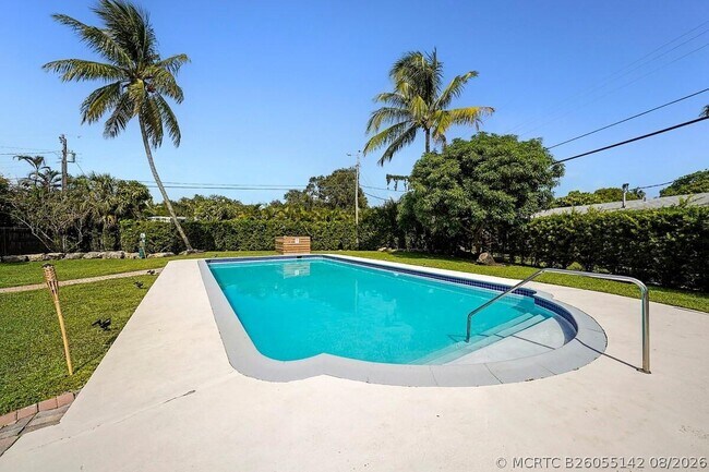 Photo - 332 NW 26th Ct