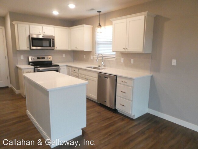 Photo - 3 br, 2 bath House - 305 Green Meadows circle