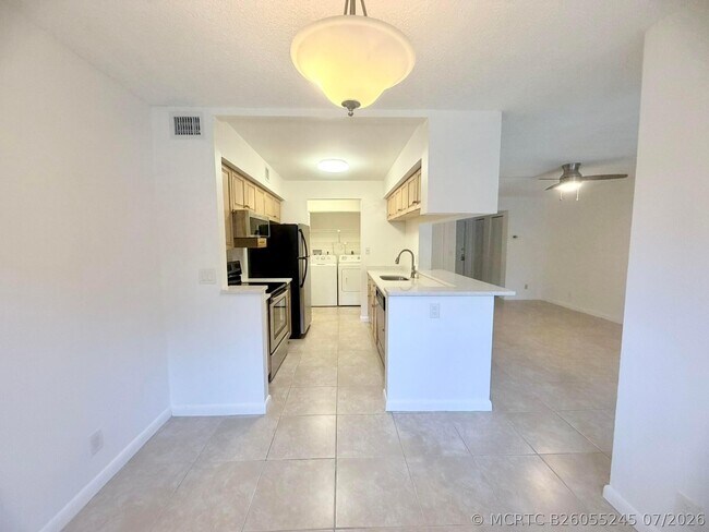 9955 Westview Dr Unit 218