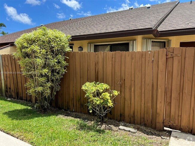 Building Photo - 451 Springdale Cir Rental