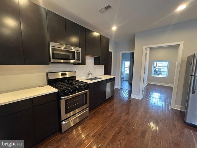 Photo - 723 Sansom St Unidad 4B