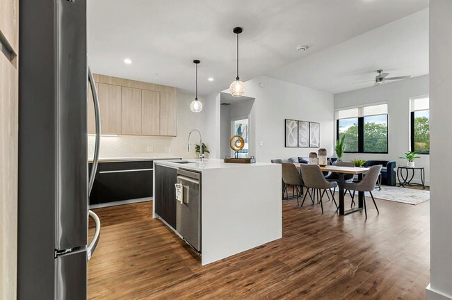 Photo - 5515 Humming Bird Ln Unit 309