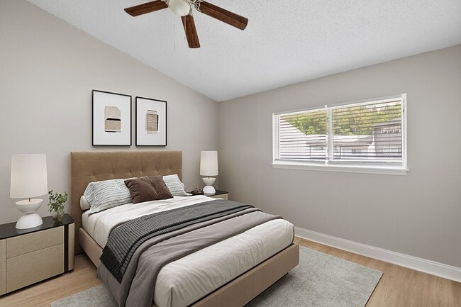 Photo - Colonial Pointe Apartments