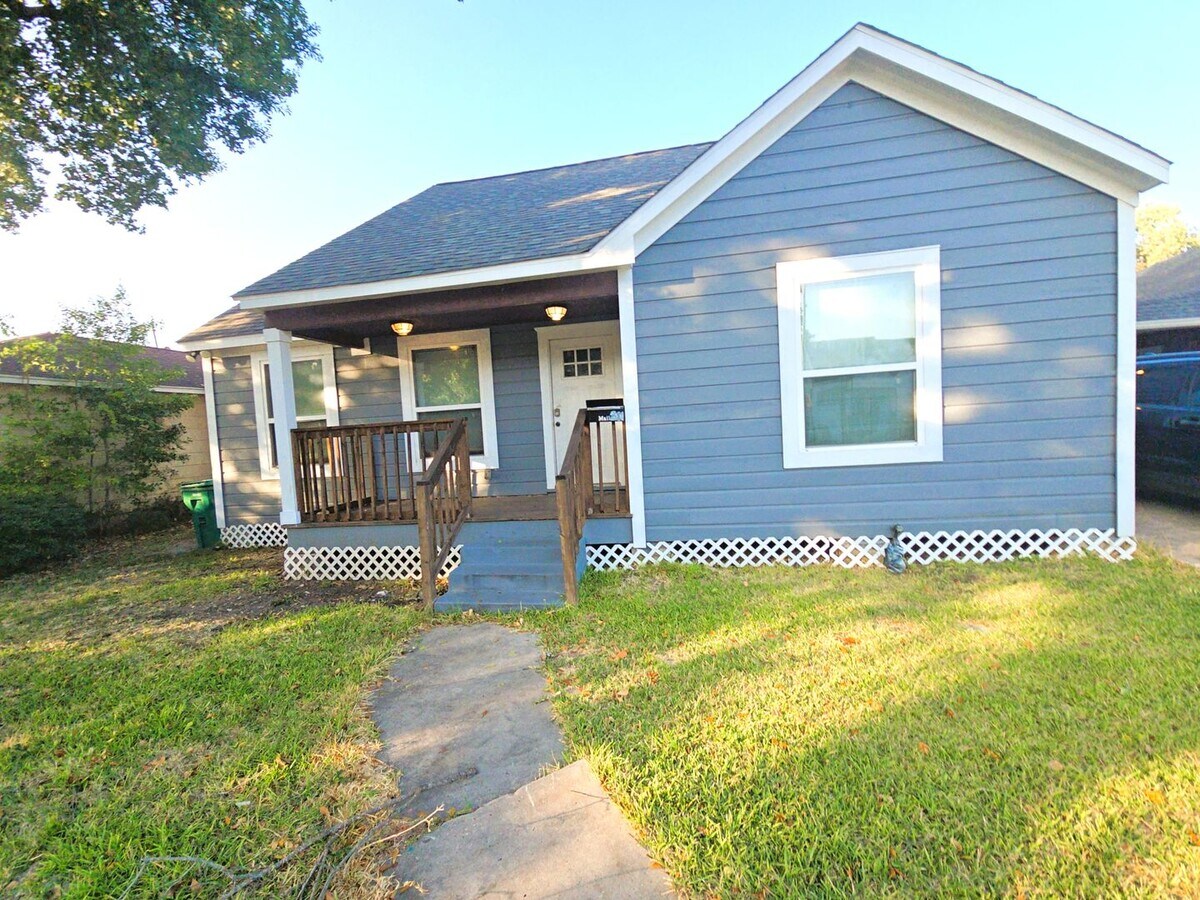 Photo - 210 Olive Ave