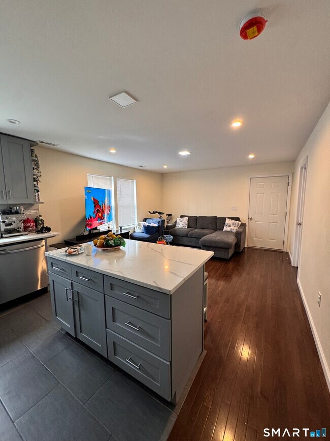 Photo - 18 Soundview Ave Unit 1