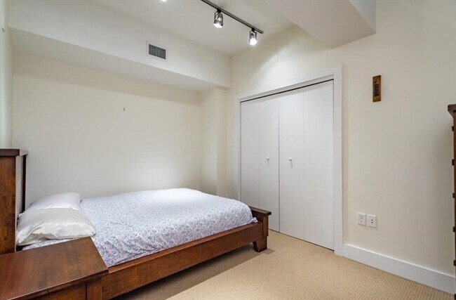 Photo - 257 Northampton St Unidad 412