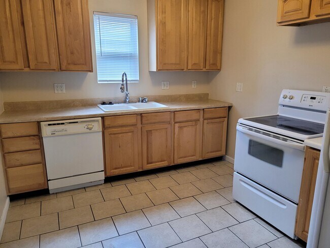 Photo - 317 E Mill St