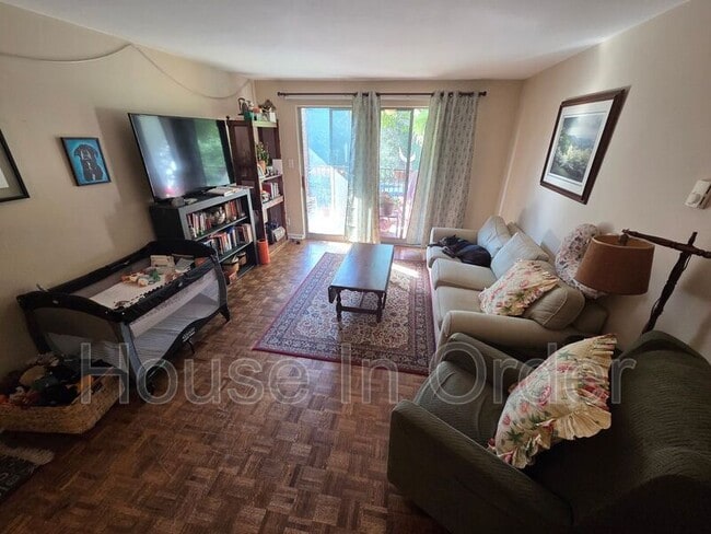 Photo - 30 Edgemont Rd