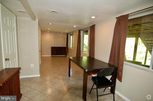 Building Photo - 1105 Dead Run Dr Rental