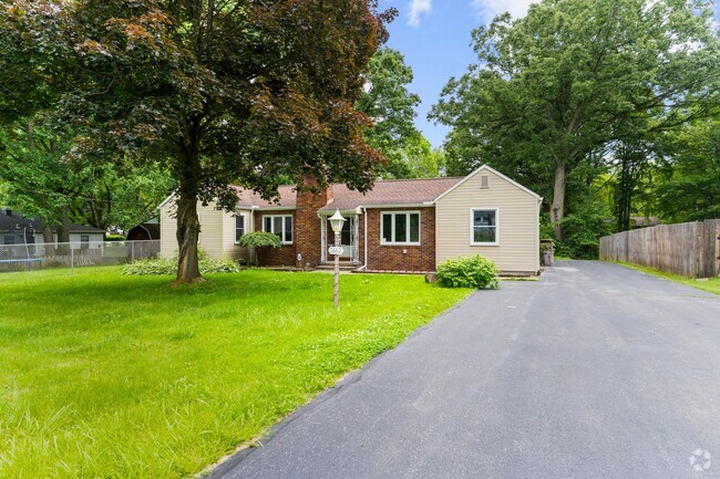 Building Photo - 3663 Monaca Ave Rental