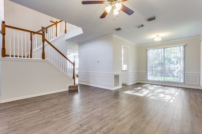 Photo - 1917 Brook Ln