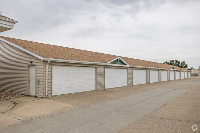 Garages - Cottonwood Apartment Homes