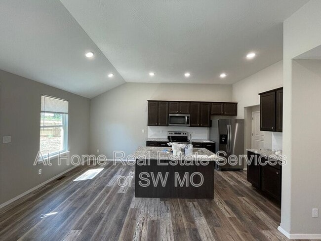 Photo - 617 S Southgate Dr